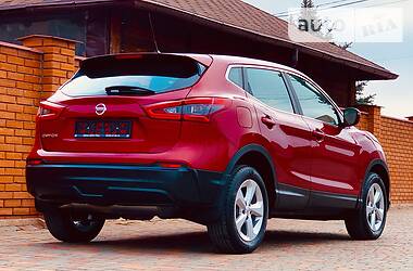 Позашляховик / Кросовер Nissan Qashqai 2018 в 