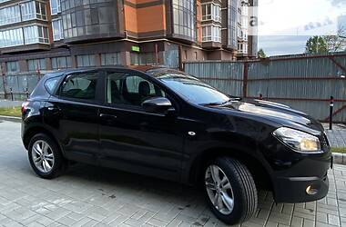 Позашляховик / Кросовер Nissan Qashqai 2010 в 