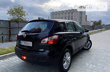 Позашляховик / Кросовер Nissan Qashqai 2010 в 