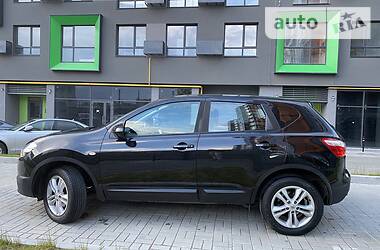 Позашляховик / Кросовер Nissan Qashqai 2010 в 