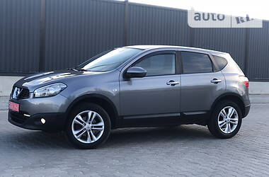 Позашляховик / Кросовер Nissan Qashqai 2013 в 