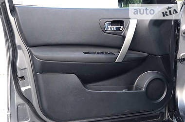 Позашляховик / Кросовер Nissan Qashqai 2013 в 
