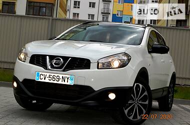 Позашляховик / Кросовер Nissan Qashqai 2014 в 