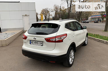 Внедорожник / Кроссовер Nissan Qashqai 2015 в Кривом Роге