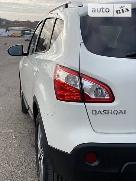 Внедорожник / Кроссовер Nissan Qashqai 2012 в Ровно