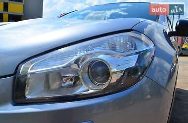 Внедорожник / Кроссовер Nissan Qashqai 2010 в 