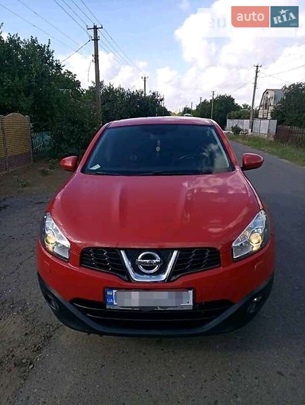 Внедорожник / Кроссовер Nissan Qashqai 2013 в Черновцах