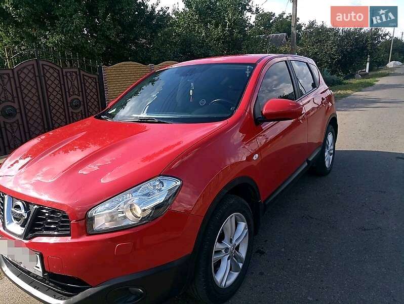 Внедорожник / Кроссовер Nissan Qashqai 2013 в Черновцах