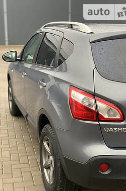 Позашляховик / Кросовер Nissan Qashqai 2010 в Рівному