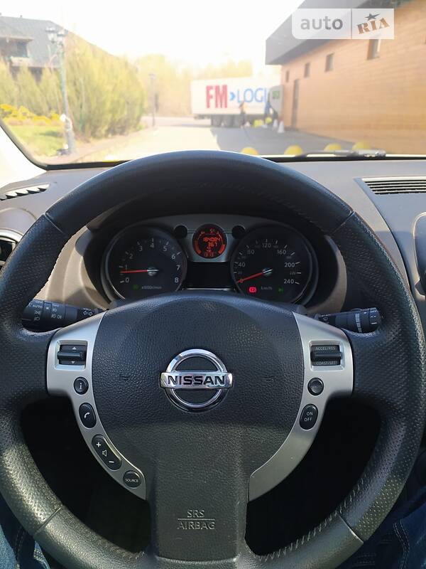 Минивэн Nissan Qashqai 2008 в Литине