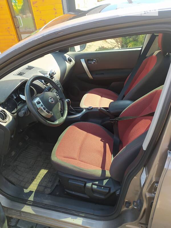 Минивэн Nissan Qashqai 2008 в Литине