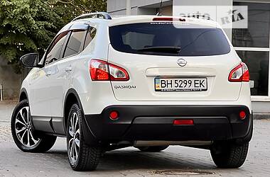Внедорожник / Кроссовер Nissan Qashqai 2014 в 