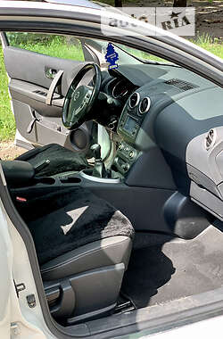 Позашляховик / Кросовер Nissan Qashqai 2011 в 