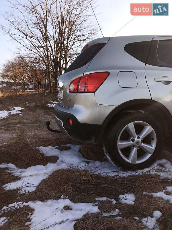 Позашляховик / Кросовер Nissan Qashqai 2008 в Чернівцях
