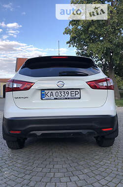 Внедорожник / Кроссовер Nissan Qashqai 2015 в 