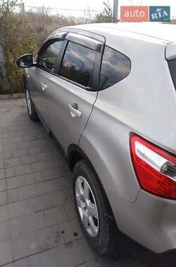 Внедорожник / Кроссовер Nissan Qashqai 2010 в 