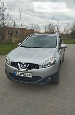 Позашляховик / Кросовер Nissan Qashqai 2010 в Нововолинську