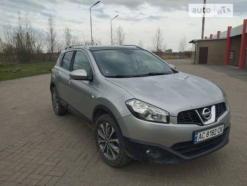 Позашляховик / Кросовер Nissan Qashqai 2010 в Нововолинську