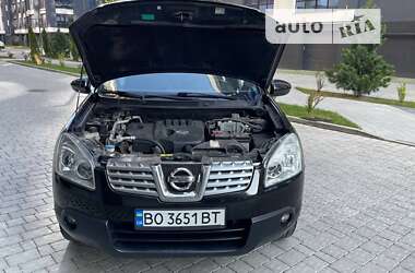 Внедорожник / Кроссовер Nissan Qashqai 2009 в 