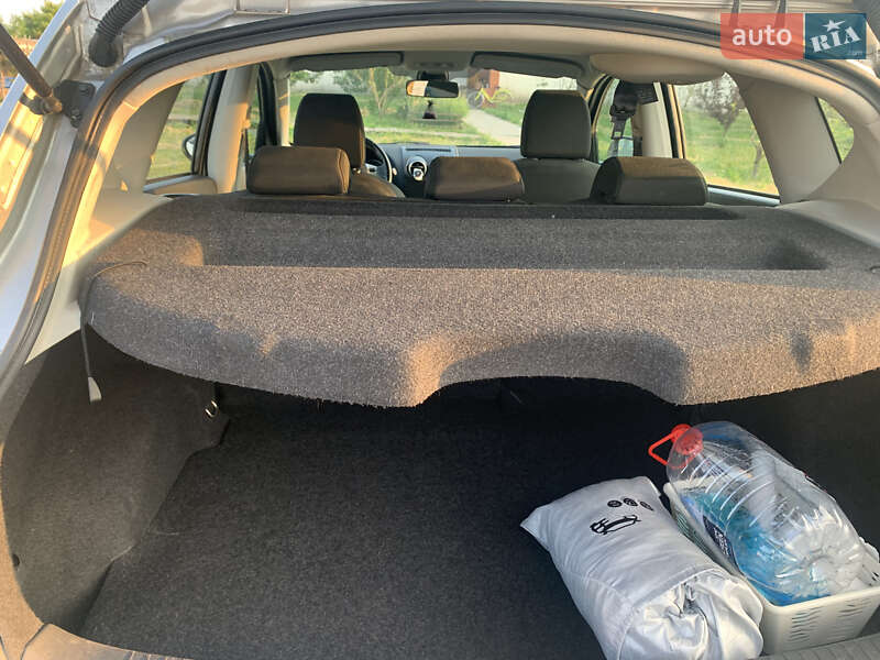 Позашляховик / Кросовер Nissan Qashqai 2010 в Києві