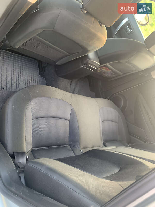 Позашляховик / Кросовер Nissan Qashqai 2010 в Києві