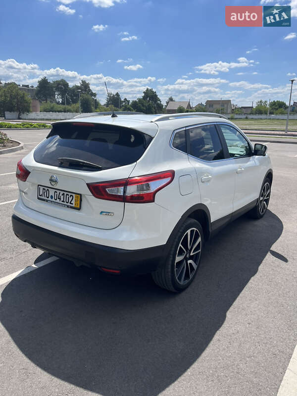 Внедорожник / Кроссовер Nissan Qashqai 2014 в Сарнах