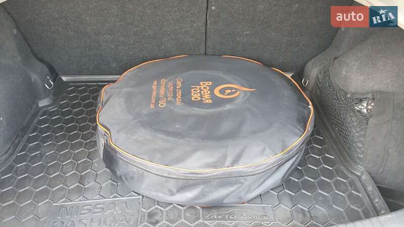 Позашляховик / Кросовер Nissan Qashqai 2011 в Житомирі