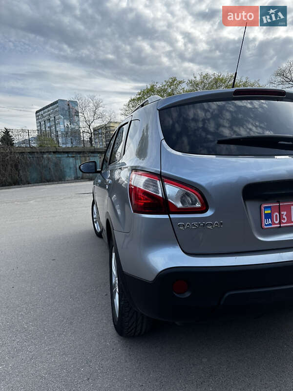 Внедорожник / Кроссовер Nissan Qashqai 2010 в Днепре