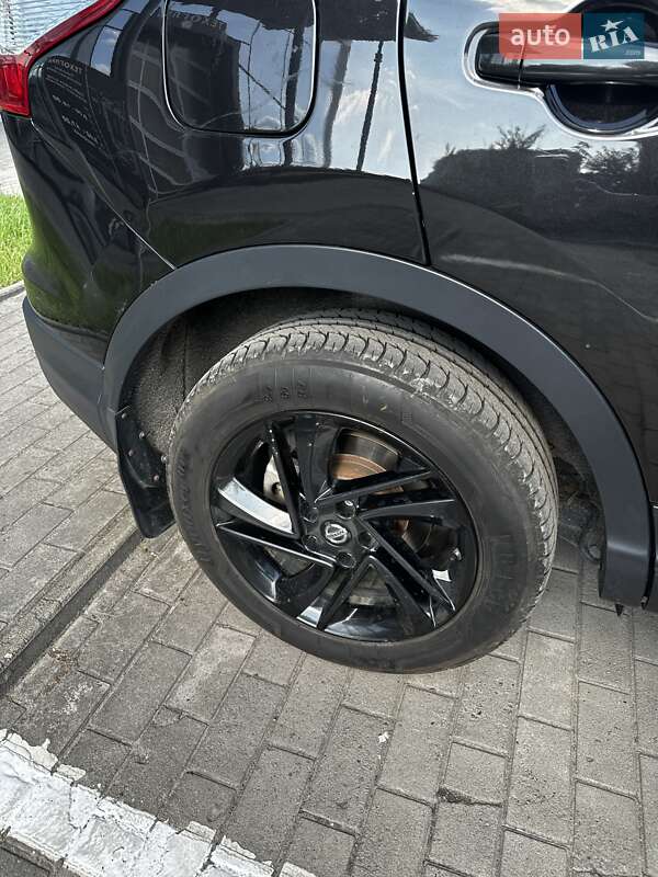 Внедорожник / Кроссовер Nissan Qashqai 2015 в Луцке