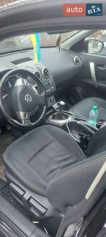 Внедорожник / Кроссовер Nissan Qashqai 2010 в Черновцах