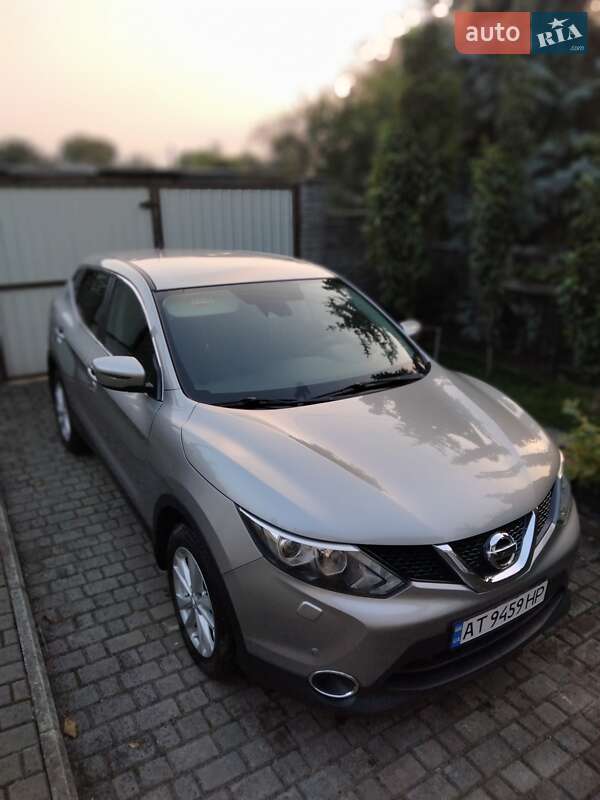 Внедорожник / Кроссовер Nissan Qashqai 2016 в Ивано-Франковске