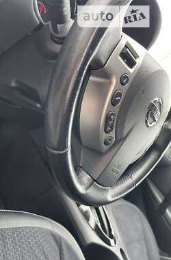 Внедорожник / Кроссовер Nissan Qashqai 2013 в 