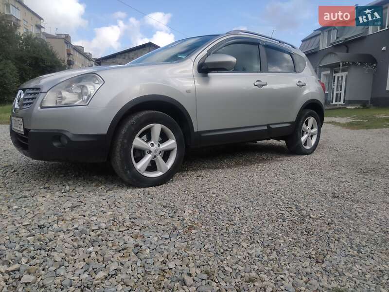 Позашляховик / Кросовер Nissan Qashqai 2010 в Івано-Франківську