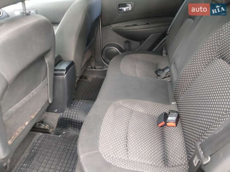 Позашляховик / Кросовер Nissan Qashqai 2010 в Івано-Франківську