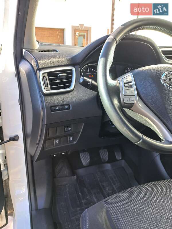 Внедорожник / Кроссовер Nissan Qashqai 2017 в Черновцах