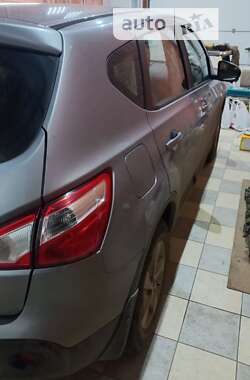 Внедорожник / Кроссовер Nissan Qashqai 2010 в 