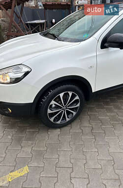 Внедорожник / Кроссовер Nissan Qashqai 2013 в 