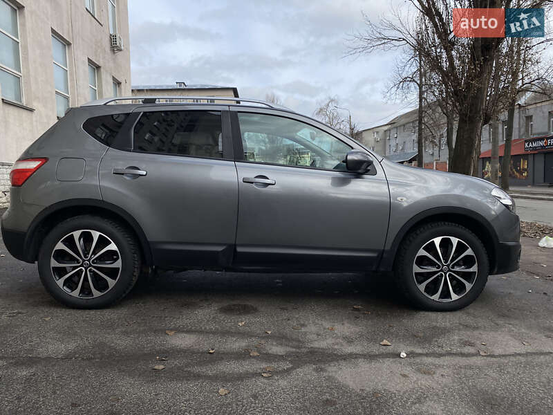 Позашляховик / Кросовер Nissan Qashqai 2011 в Києві