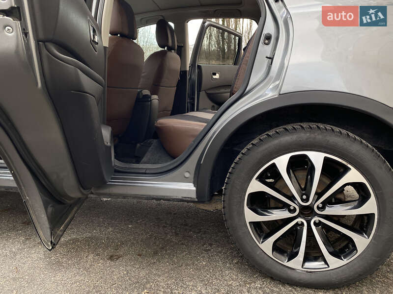 Позашляховик / Кросовер Nissan Qashqai 2011 в Києві