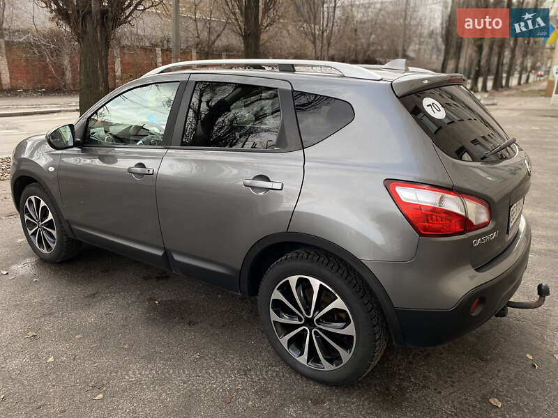 Позашляховик / Кросовер Nissan Qashqai 2011 в Києві