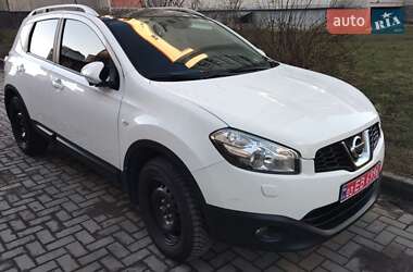 Внедорожник / Кроссовер Nissan Qashqai 2013 в 