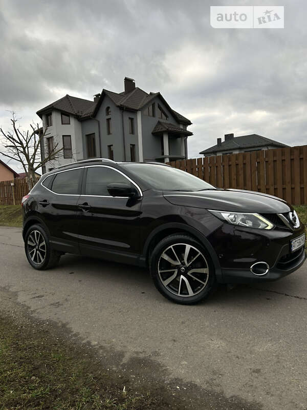 Внедорожник / Кроссовер Nissan Qashqai 2016 в Ивано-Франковске