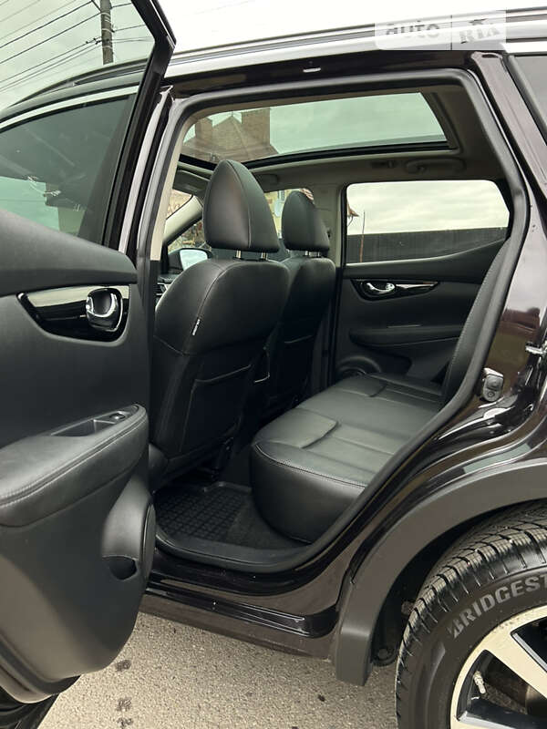 Внедорожник / Кроссовер Nissan Qashqai 2016 в Ивано-Франковске