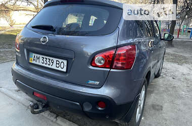 Позашляховик / Кросовер Nissan Qashqai 2010 в Звягелі