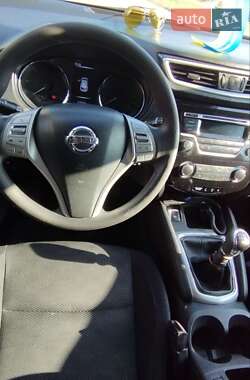 Позашляховик / Кросовер Nissan Qashqai 2015 в Рівному