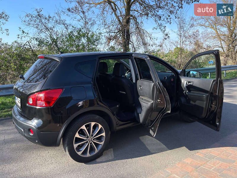 Позашляховик / Кросовер Nissan Qashqai 2009 в Рівному