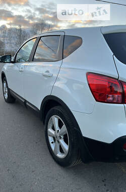 Внедорожник / Кроссовер Nissan Qashqai 2009 в Хороле