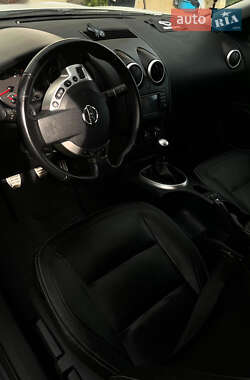 Внедорожник / Кроссовер Nissan Qashqai 2010 в 