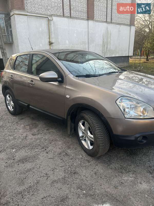 Позашляховик / Кросовер Nissan Qashqai 2009 в Львові