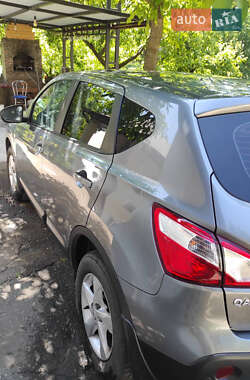 Внедорожник / Кроссовер Nissan Qashqai 2012 в 